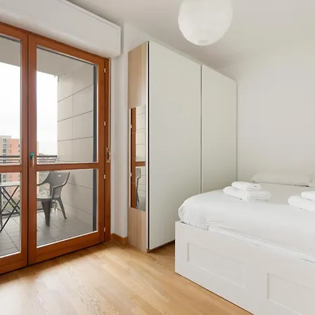 Comfy X3 - With Balcony Daire Milano
